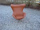 Arne Jacobsen Ægget in Cognac colour leather very good condition 
5000 m2 showroom