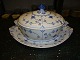 Blue fluted Royal soup tureen with bottom dish.
Many other parts in stock.
5000m2 showroom.
