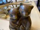 Lille keramikfigur af par bjørneunger af den danske keramiker Knud Basse, eget studio, harepelsglasur kr. 400