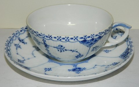 KAD ringen - Royal Copenhagen Blue Fluted half-lace large teacup