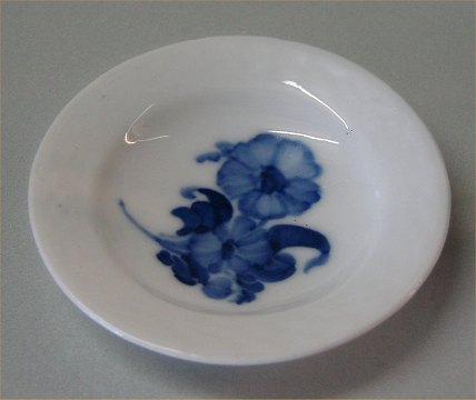 Klosterkælderen - Danish Porcelain Blue Flower braided Tableware 8167-10  Small butter pad 7.4 cm - Danish Porcelain Blue Flower braided Tableware  8167-10 Small butter pad 7.4 cm