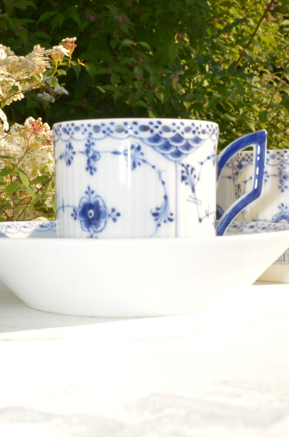 KAD ringen - Royal Copenhagen Blue Fluted half-lace large teacup