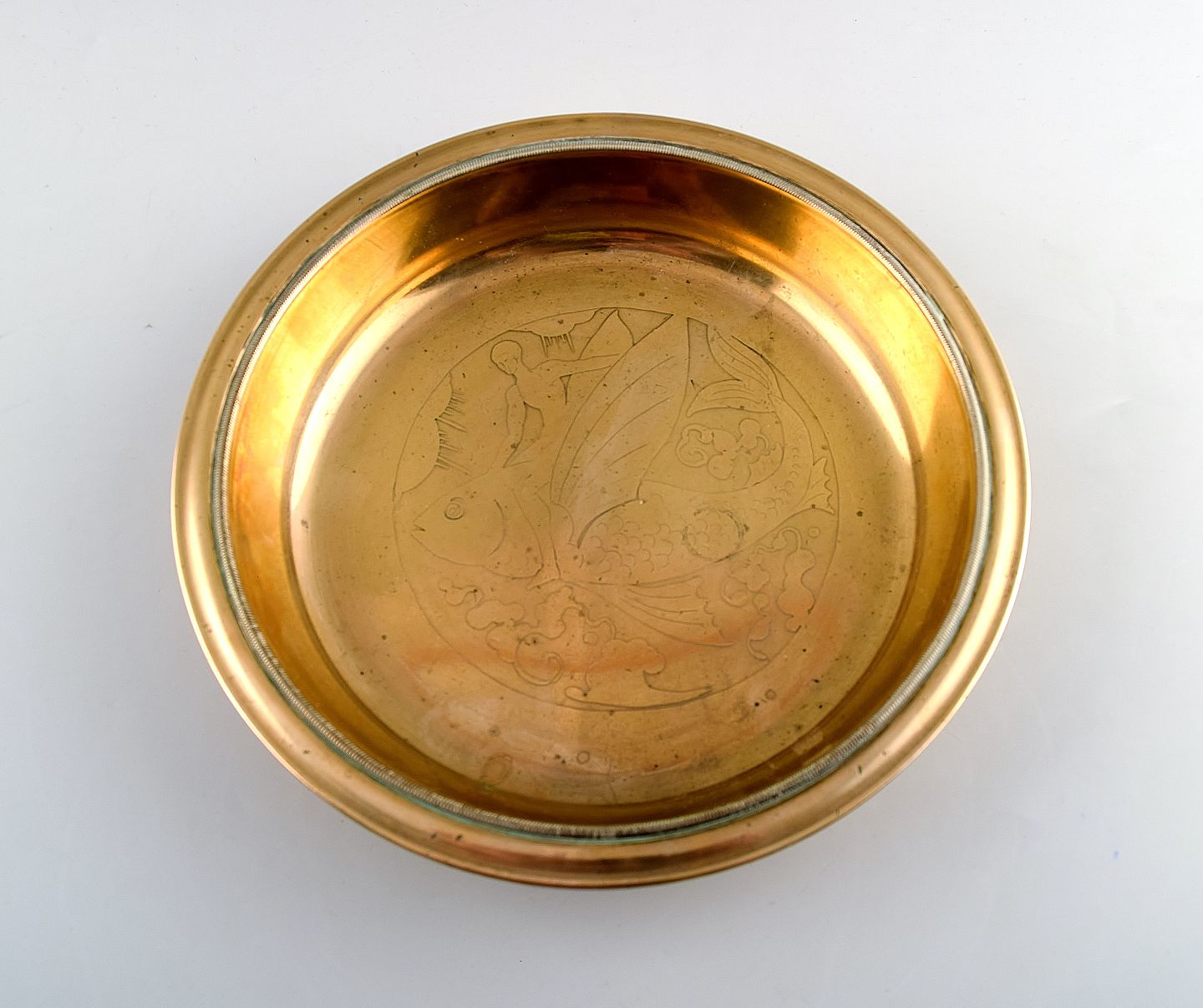L Art - Just art bronze bowl, flying