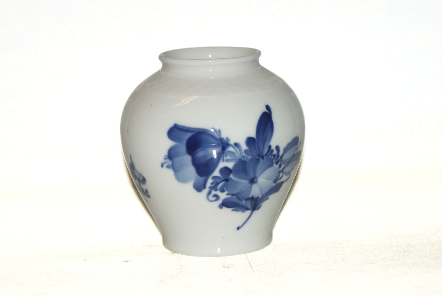 KAD ringen - Royal Copenhagen, Blue Flower Braided, Vase * * SOLD - Royal  Copenhagen, Blue Flower Braided, Vase * * SOLD