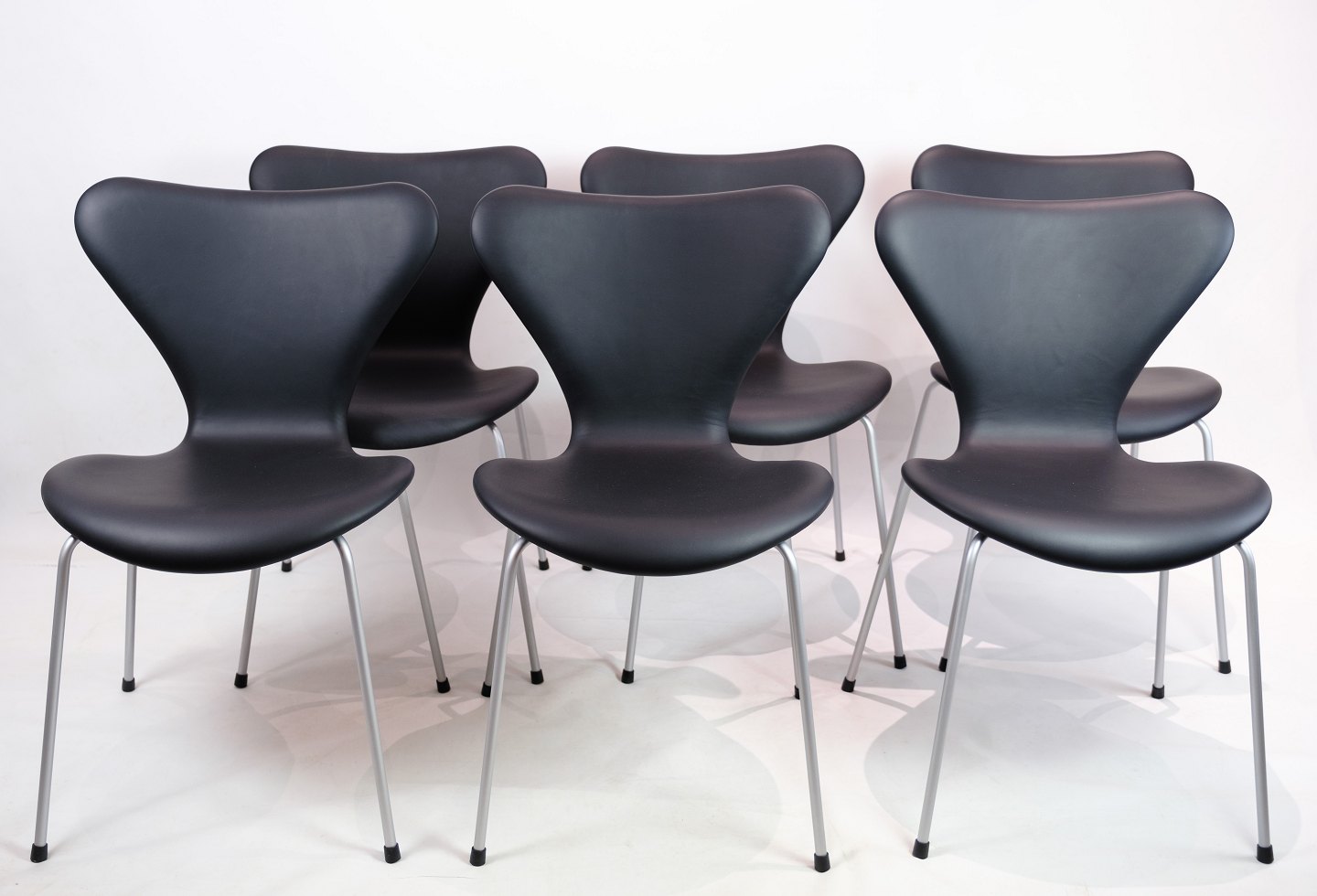 Set of six Seven chairs model 3107 Arne Jacobsen Fritz Hansen