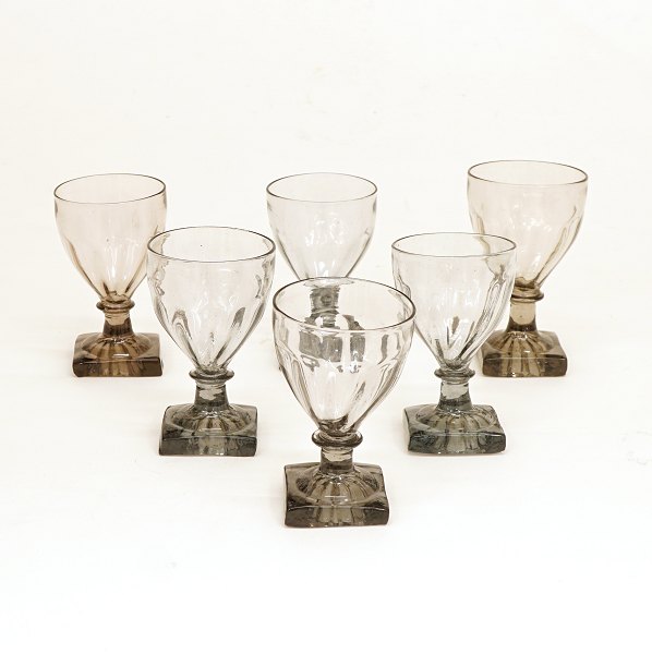 Set of 6 glasses. Norway circa 1810. H: 10,1 - 10,9cm