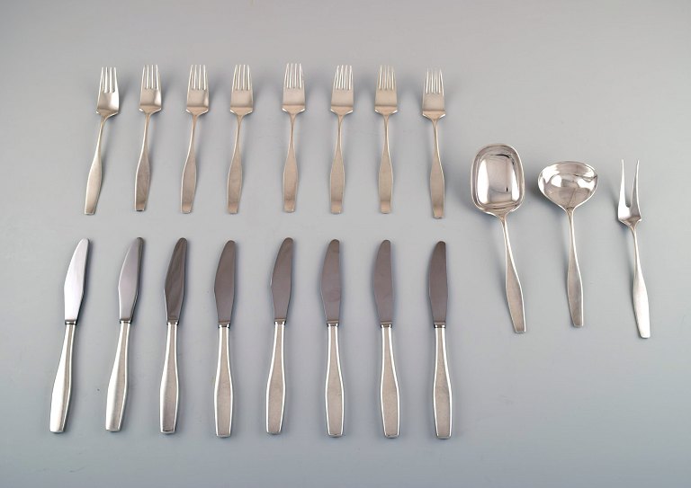 Hans Hansen "Charlotte" silver cutlery in sterling silver. Complete dinner 
service for eight.