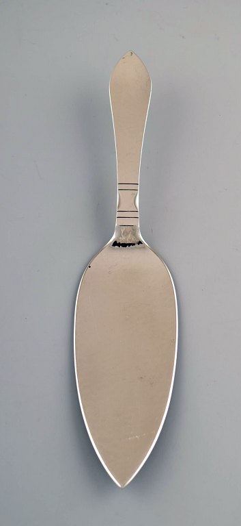 Georg Jensen Continental large serving spade in all silver, silverware, hand 
hammered.