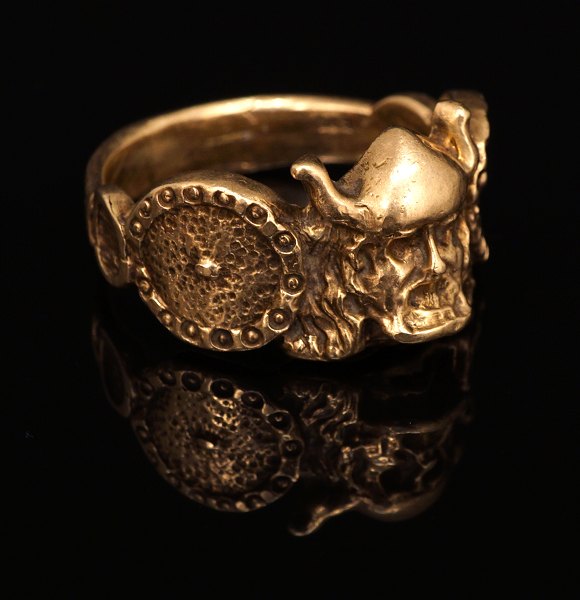 A 14ct gold ring. Ringsize: 71. W: 18gr