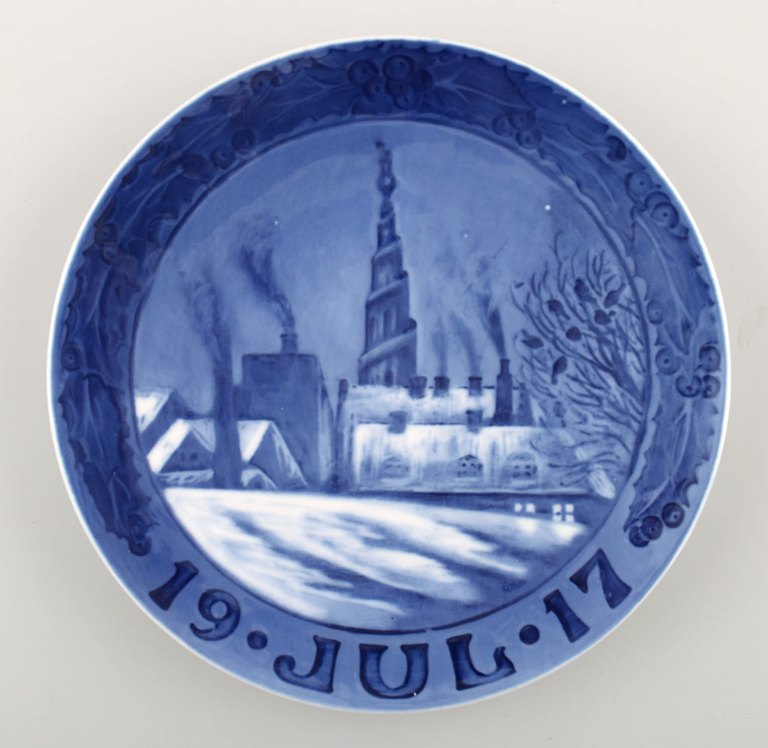 Royal Copenhagen, Christmas plate from 1917.
