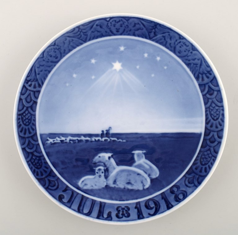 Royal Copenhagen, Christmas plate from 1918.
