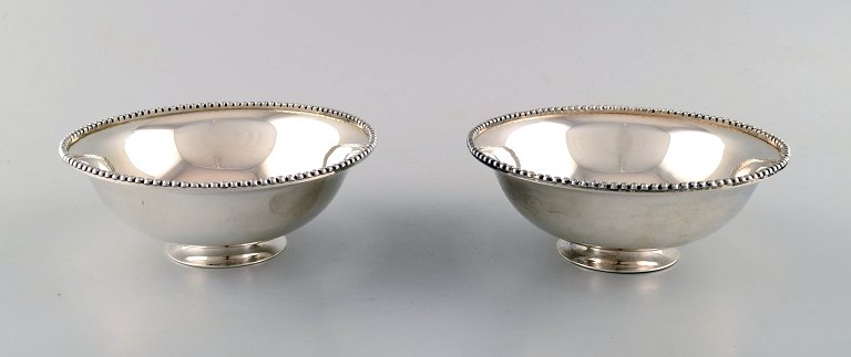 Suzuyo. A pair of Japanese silver bowls with beaded border. Sterling silver.
