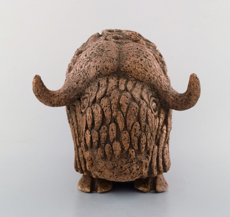 Lars Pagfeldt (Sweden) for Tengod. Large musk ox in stoneware. Number 81 of 100.