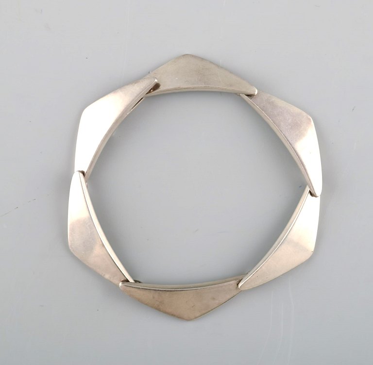 Bracelet "Peak" in sterling silver by Georg Jensen.