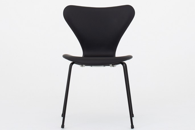 Arne Jacobsen / Fritz Hansen
AJ 3107 - Nybetrukket 