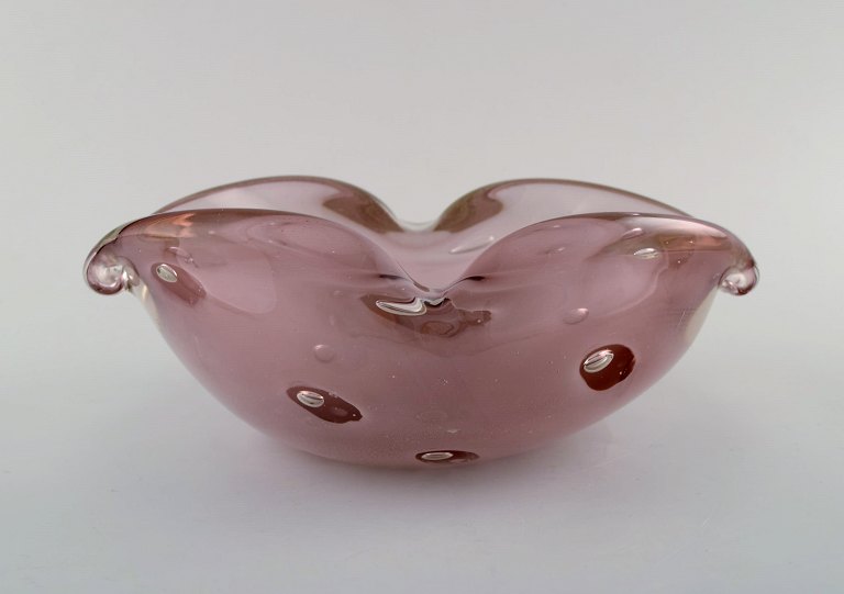 Murano, lyserød skål i mundblæst kunstglas, 1960´erne.
