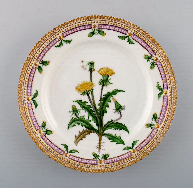 Royal Copenhagen flora danica lunch plate.
Model number 20/3550.