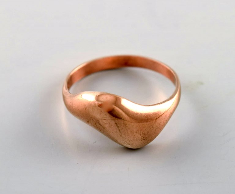 Knud Lind, Danish goldsmith. Modernist gold ring in 14 carat gold. Mid-1900
