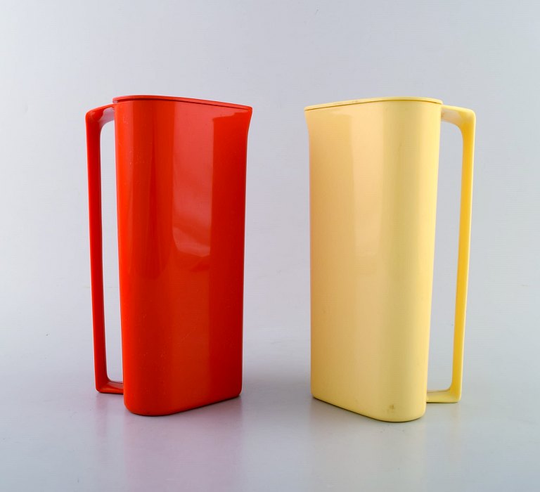 Sigvard Bernadotte for Husqvarna. A pair of modernist jugs in a stylish design.