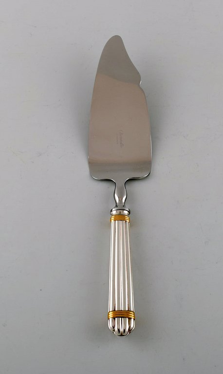 Bernard Yot for Christofle. "Aria" serving spade in plated silver with gold 
ribbon. Two pieces in stock.
