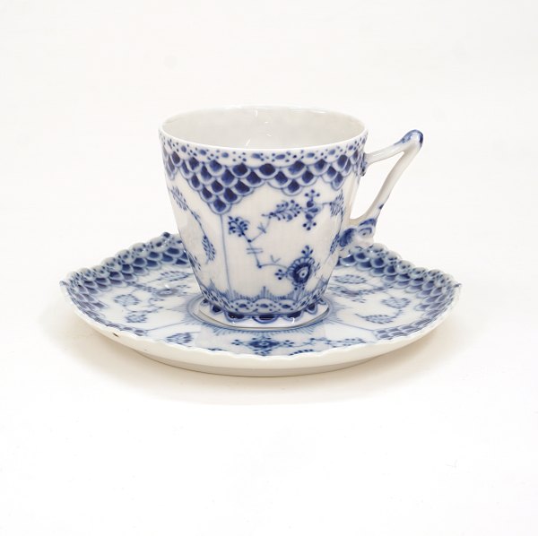 Royal Copenhagen: A set of 6 blue fluted full lace coffee cups 1036. H: 7cm