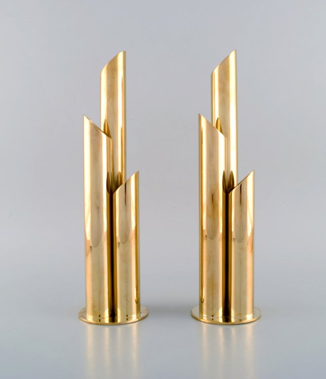 Ivar Ålenius Björk for Skultuna. A pair of modernist Tatlin vases in brass. 21st 
century.
