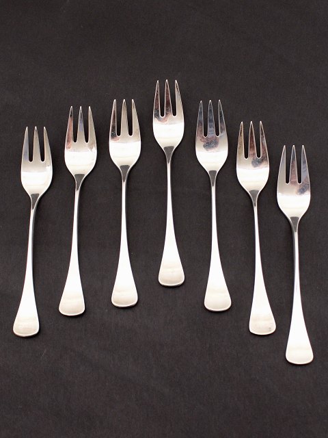 Patricia cake forks