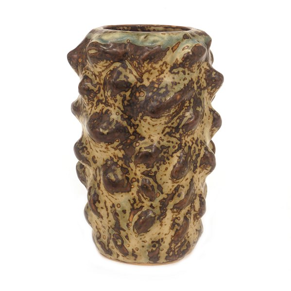 Axel Salto sungglazed stoneware vase. Royal Copenhagen #20701. Signed. H: 19,2cm