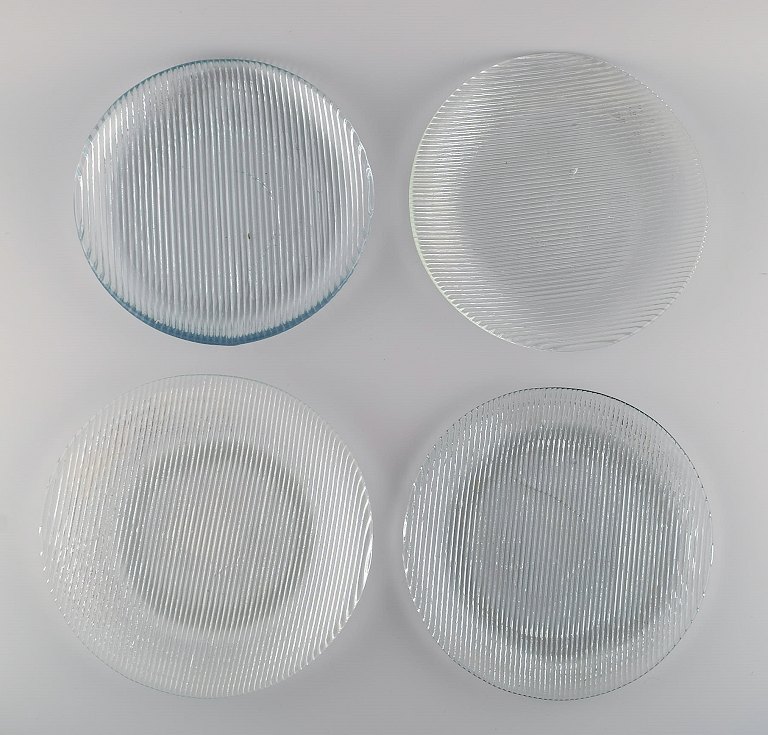Per Lütken for Holmegaard. Four "Buffet" plates in mouth-blown art glass. 1980s.
