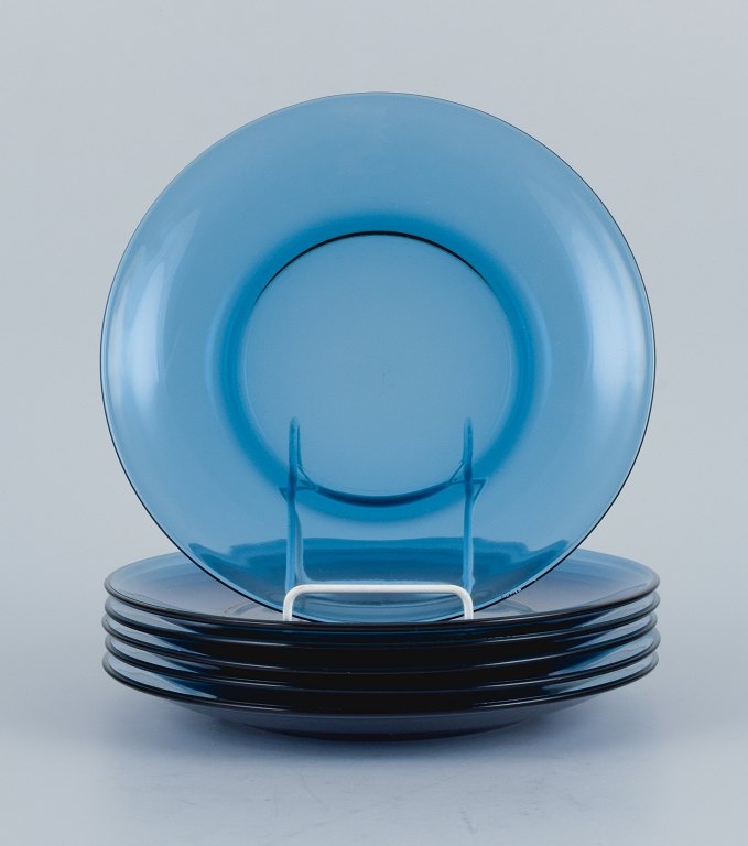 Vereco, Frankrig, et sæt på seks tallerkner i blåt kunstglas.