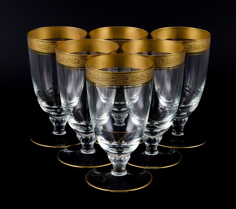 Rimpler Kristall, Zwiesel, Germany, six hand blown crystal drinking glasses with gold rim decorated with grapes and vine leaves.