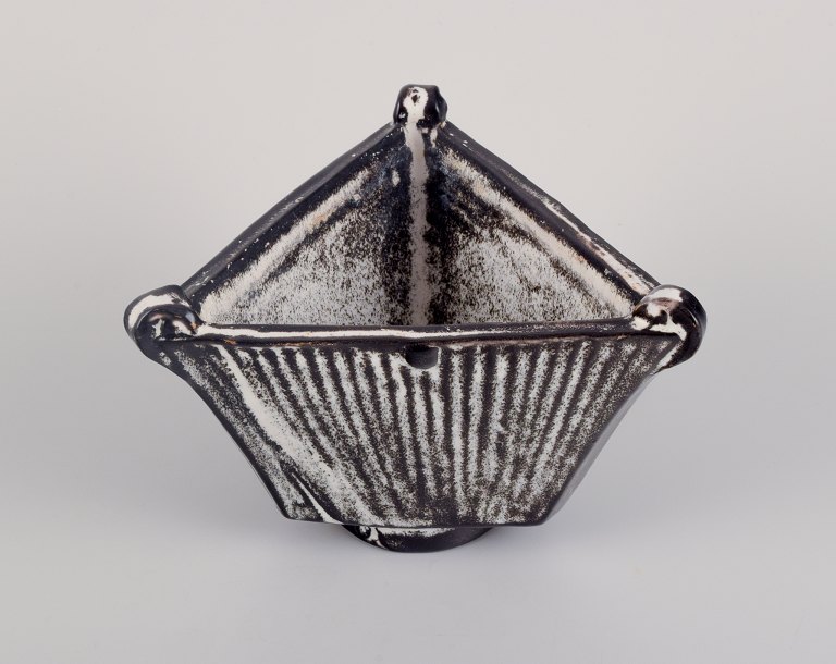 Svend Hammershøi (1873-1948) for Kähler. Triangular vase in beautiful grey-black 
double glaze.