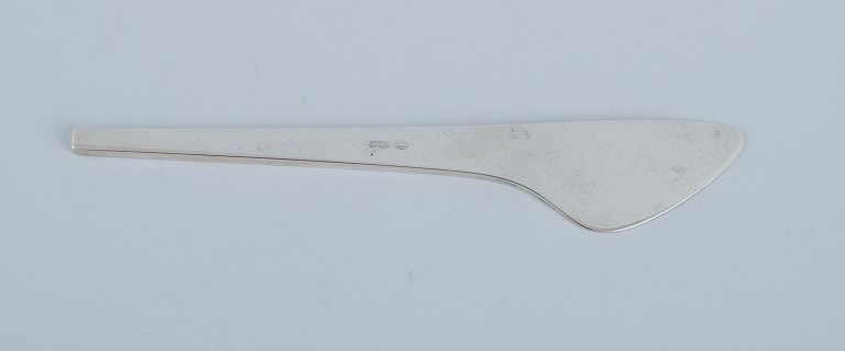 Georg Jensen, Caravel, a butter knife in sterling silver. Modernist and sleek 
design.