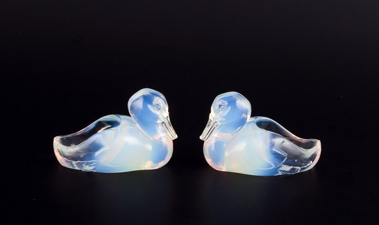 Sabino, France. Two ducks in Art Deco opaline art glass with a bluish tint.