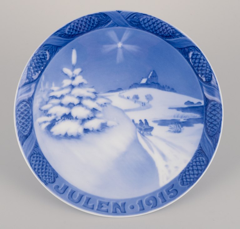 Royal Copenhagen Christmas Plate from 1915.