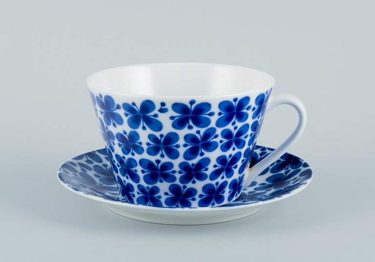 Marianne Westman (1928-2017) for Rörstrand. Large "Mon Amie" breakfast cup and 
saucer.