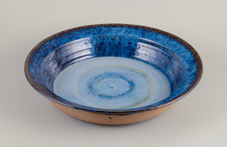 Frank Tromborg, Danish ceramist.
Colossal unique ceramic bowl.