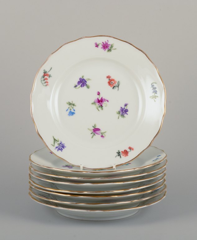 Silesia, Germany.
Eight small porcelain lunch plates.