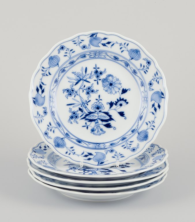 Meissen, Germany. Blue Onion pattern. Five plates.