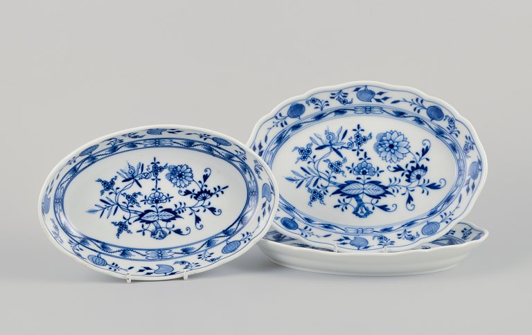 Meissen, Germany. Blue Onion pattern. Two oval plates and one oval bowl.