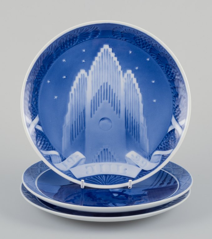 Royal Copenhagen, a set of three Christmas plates.
Years: 1925, 1927, and 1929.