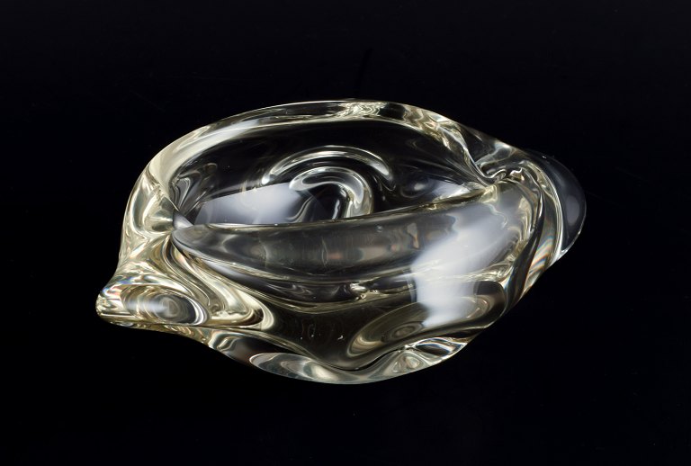 Murano, Italy. Art glass bowl in clear glass.