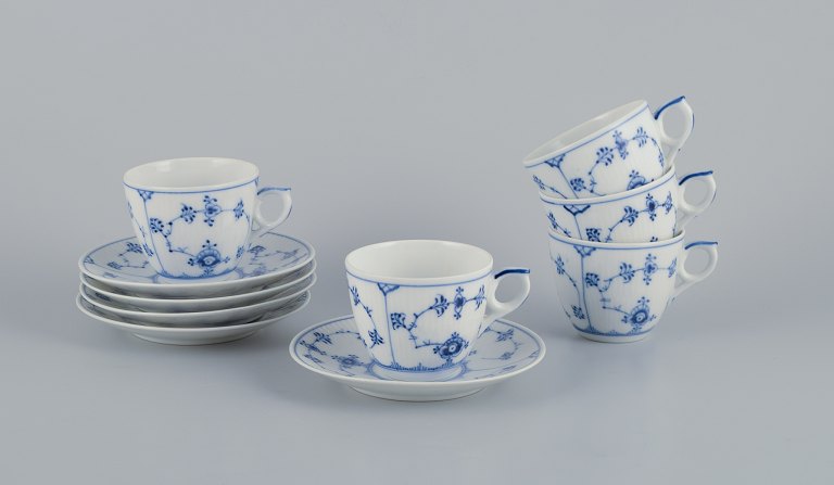 Royal Copenhagen Blue Fluted Plain.
Five coffee cups with saucers.