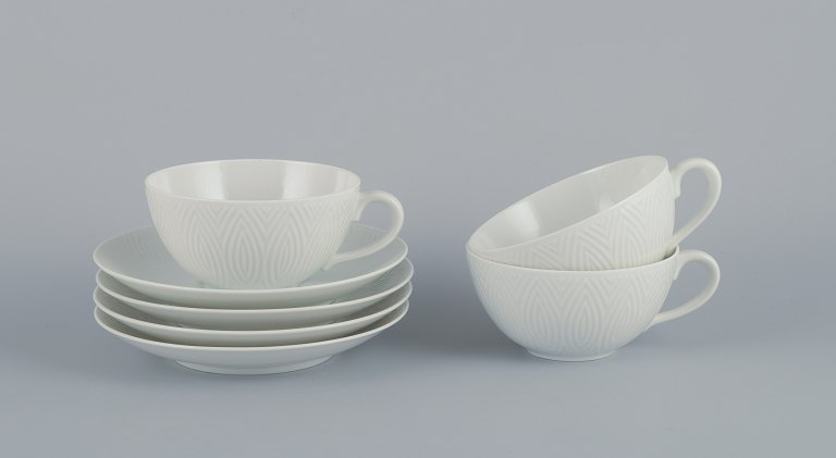 Axel Salto for Royal Copenhagen. Tre par tekopper i hvidt porcelæn.