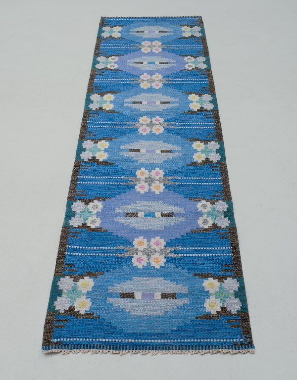 Swedish textile designer.Handwoven runner in pure wool. Rölakan technique.