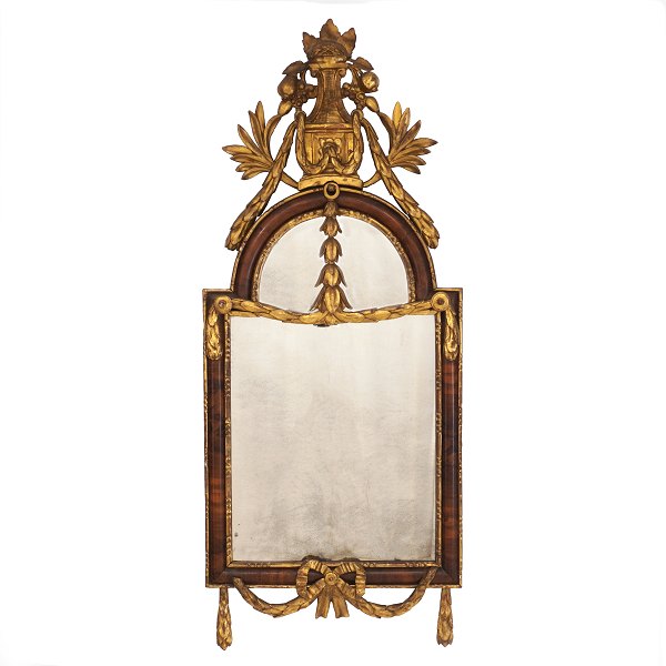 Partly gilt Louis XVI walnut mirror. Altona (Hamburg, Germany) circa 1770. H: 
112cm. W: 46cm
