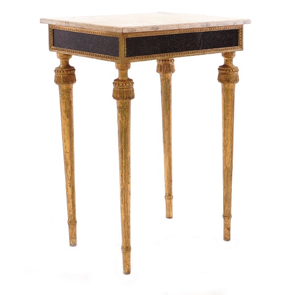 Early 19th century Gustavian console table. Sweden circa 1780-1800. H: 78cm. 
Top: 55x41cm