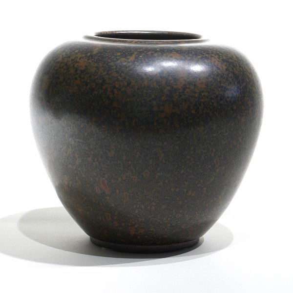 Saxbo, Denmark, stoneware vase No. 16. H: 13cm