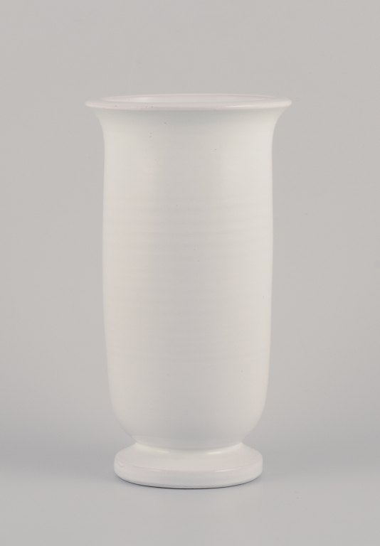 Kähler, Denmark. Large ceramic vase. White glazed classic shape.