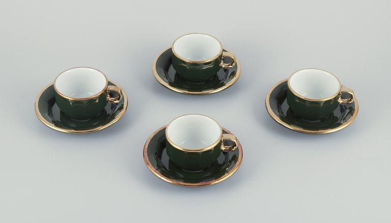 Pillivuyt, France. Four pairs of coffee cups with matching saucers.
“Green Bistro” porcelain.